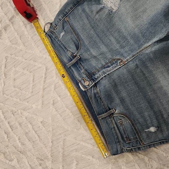 Light wash, high waist distressed Old Navy jean shorts size 14! - Picture 7 of 9